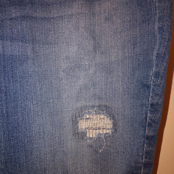 Distressed jeans - Picture 2 of 3